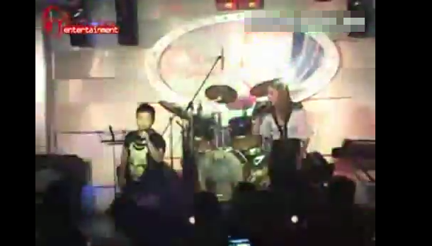 Thanh Thao song ca cung fan nhi hinh anh