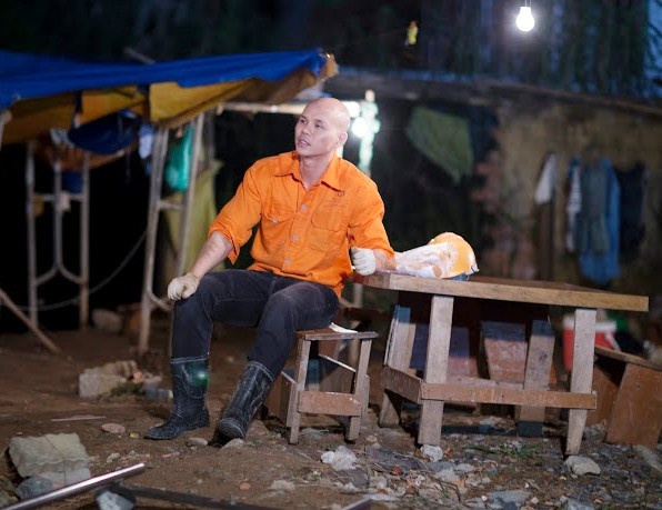 Nam ca sĩ chia sẻ niềm hy vọng MV  sẽ là lời cảnh tỉnh cho mọi người trong mùa bóng.