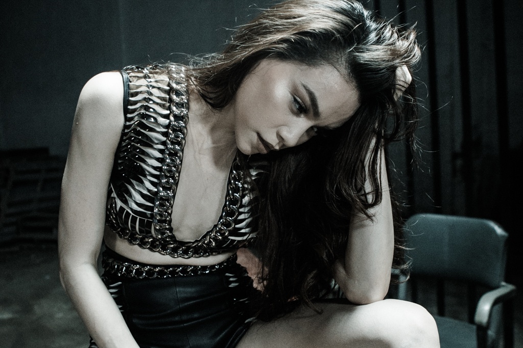 Ho Ngoc Ha manh me khi vuot qua su kim ham cua tinh yeu hinh anh