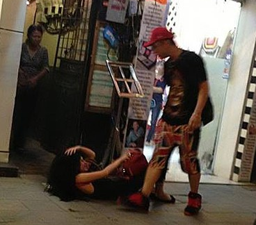 Sao Viet kho so vi thoi vu phu cua chong va ban trai hinh anh