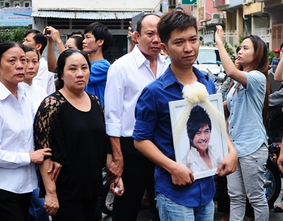 Mot nam ngay mat Wanbi Tuan Anh: Nhung hinh anh dang nho hinh anh