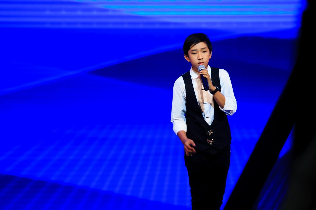 Nguyễn Minh Trường cá tính với dòng nhạc R&B.