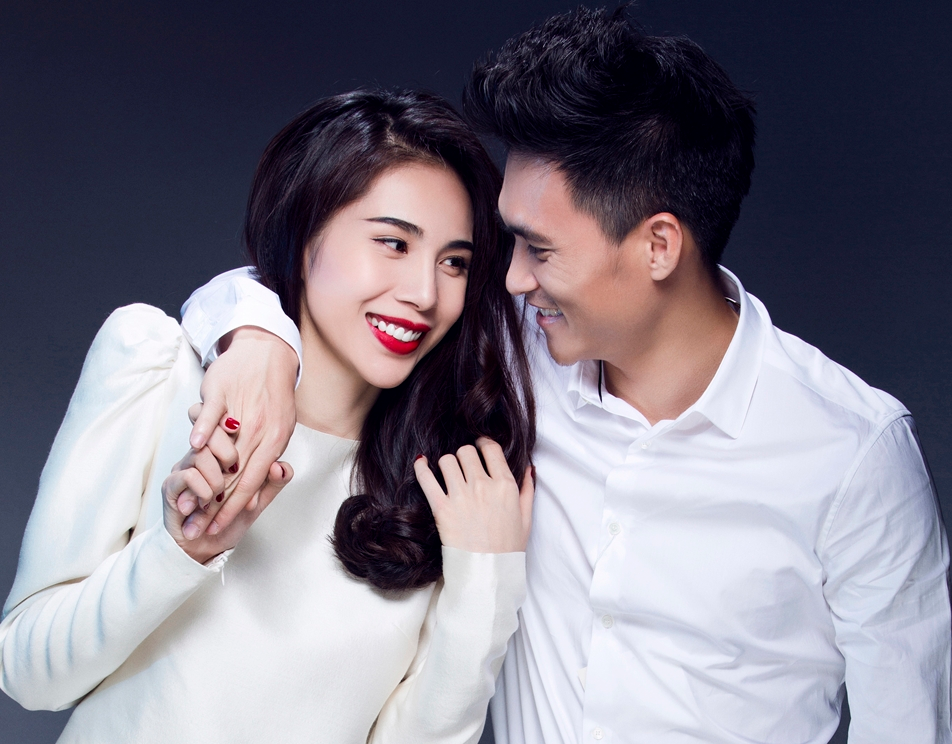 Thuy Tien - Cong Vinh tinh tu trong bo anh ky niem ngay yeu hinh anh