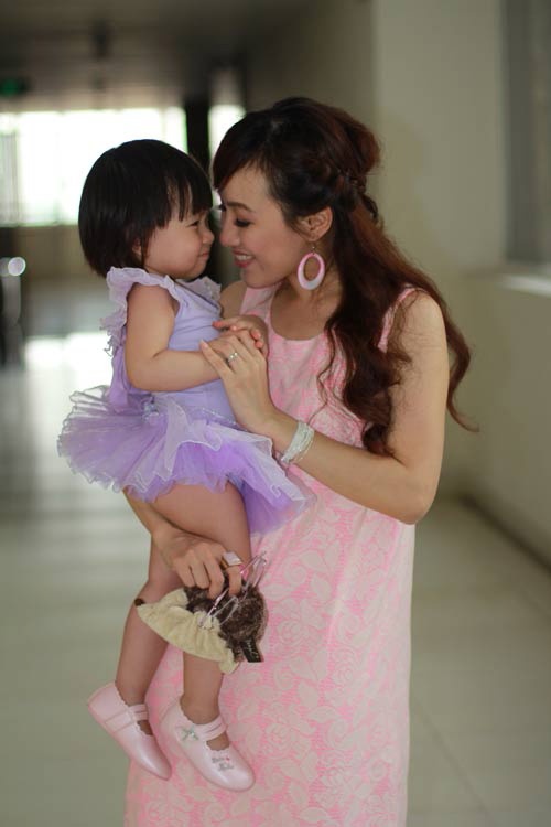 Ông xã cô là một người hiểu vợ, thương con.