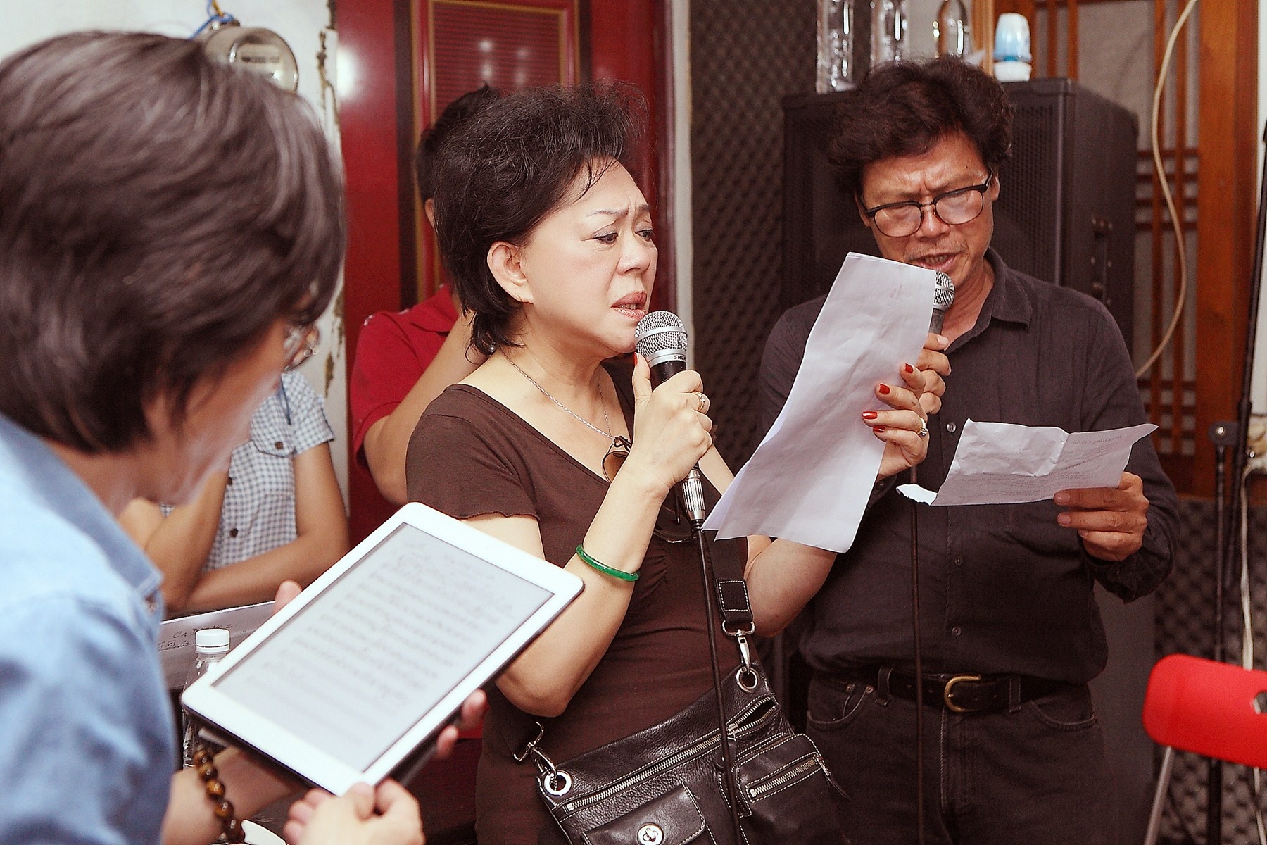 Giao Linh, Duong Trieu Vu hat ve me dip le Vu Lan hinh anh