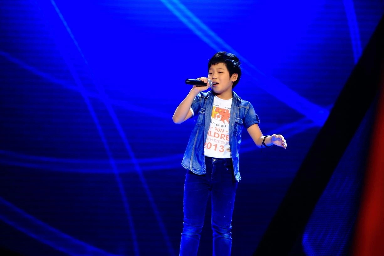 Sở hữu dàn thí sinh khá tốt và đa màu sắc trong 4 tập trước, tập này chị Tư Cẩm Ly càng khẳng định thêm sức mạnh với việc mời được giọng ca nhí 12 tuổi đến từ Lai Châu – Mai Chí Công về với mình. Sau khi trình diễn ca khúc Amazing Race,  em đã khiến Lưu Hương Giang phải lần đầu tiên, và cũng là lần duy nhất cất tiếng khen: “Mọi thứ ở con quá hoàn hảo,  các cô chú ở đây không có gì để dạy con cả chỉ có điều khi con về với đội của cô chú thì cô chú sẽ rèn giũa con lên một tầm cao mới. Bây giờ vấn đề là con lựa chọn ai thôi chứ cô chú không có quyền chọn con nữa rồi”. 