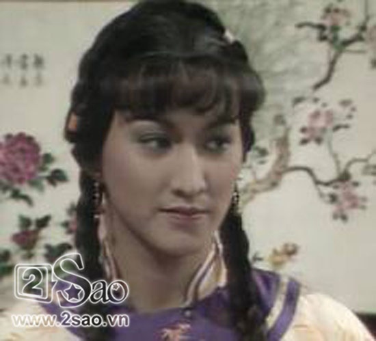 Hà Gia Kính vô cùng “xinh gái”