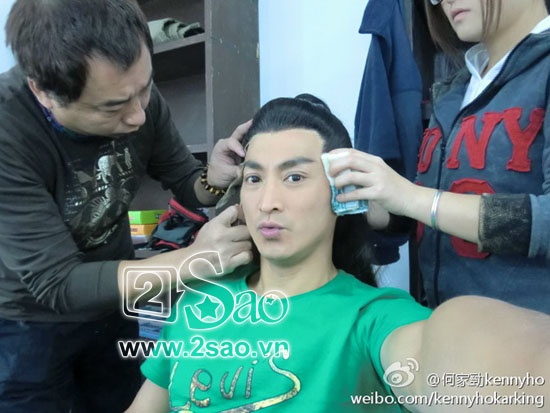 Khi đang được hóa trang.