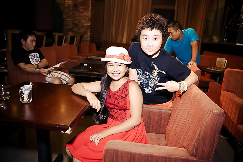 Thien Nhan, Hoang Anh lan dau hat phong tra hinh anh