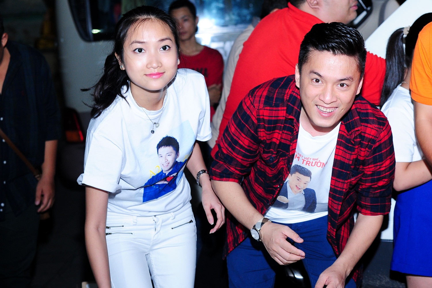 Lam Truong cung vo 9x gian di di tu thien hinh anh