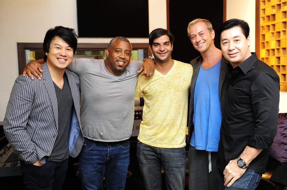 Thanh Bui hop tac voi chu nhan hit 'On the Floor' hinh anh