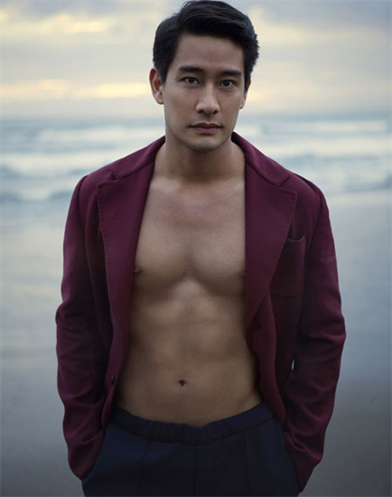 Pong Nawat thường được các đạo diễn chọn vào vai chàng trai si tình, tìm mọi cách để giữ lấy tình yêu đầy sóng gió. 