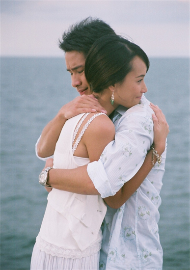 Sau đó, anh dần được để ý và cất nhắc vào các MV của các ca sĩ nổi tiếng rồi được mời đóng phim.