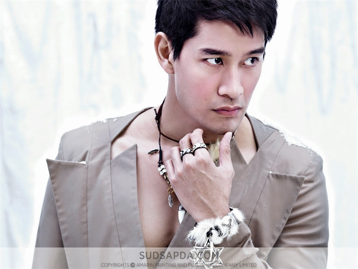 Pong Nawat cũng là người nhận được nhiều giải thưởng từ chương trình Battle Angel, Giải thưởng Nam diễn viên xuất sắc nhất cho nhiều phim truyền hình lớn.