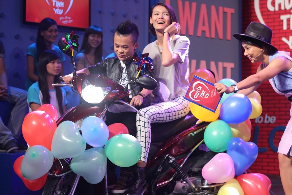 Chuyen tinh dua lech cua chan dai Next Top Model bi ngan cam hinh anh