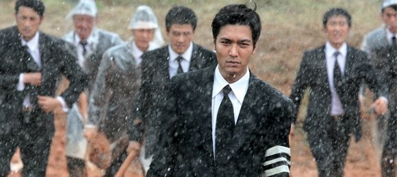 Hình ảnh mới nhất của Lee Min Ho trong phim Nỗi buồn Gangnam.