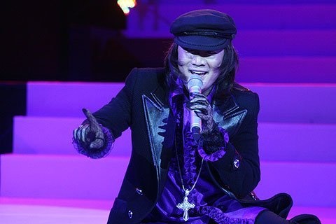 Dam Vinh Hung dong gia va bat chuoc hat giong Thanh Lam hinh anh