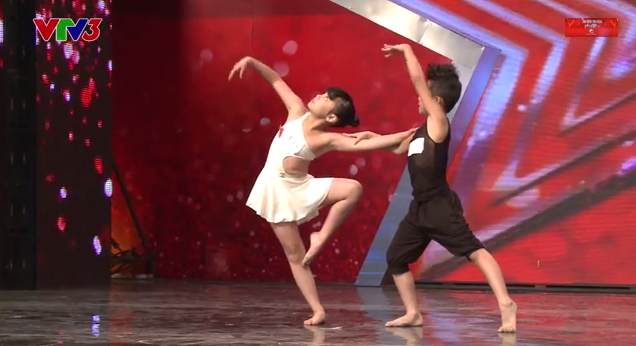 Cap doi mua duong dai nhi Duc Huy va Thuc Nhi hinh anh