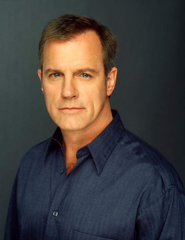 Nam diễn viên Stephen Collins.