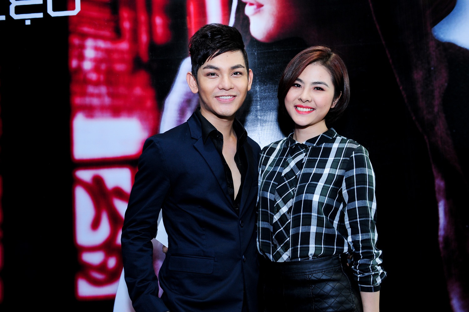 Dan sao Viet tung bung den chuc mung Son Ngoc Minh hinh anh