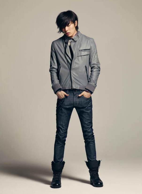 Kim Jae Wook được người xem đặc biệt chú ý khi xuất hiện bên cạnh dàn mỹ nam điển trai của bộ phim Coffee Prince Shop No.1 (Tiệm Cà phê Hoàng tử) năm 2007.. Anh còn góp mặt trong nhiều bộ phim đáng chú ý như Bad Guy, Mary Stayed Out All Night, Age of Feeling...