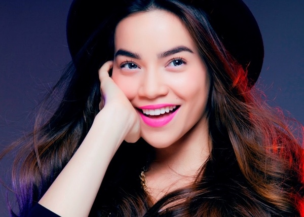 Ha Ho dung buoc tai MTV EMA truoc ngoi sao Philippines hinh anh