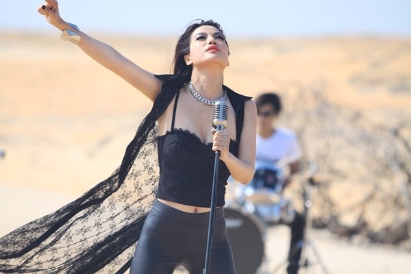 So phan cua nhung chan dai di hat mot thoi hinh anh