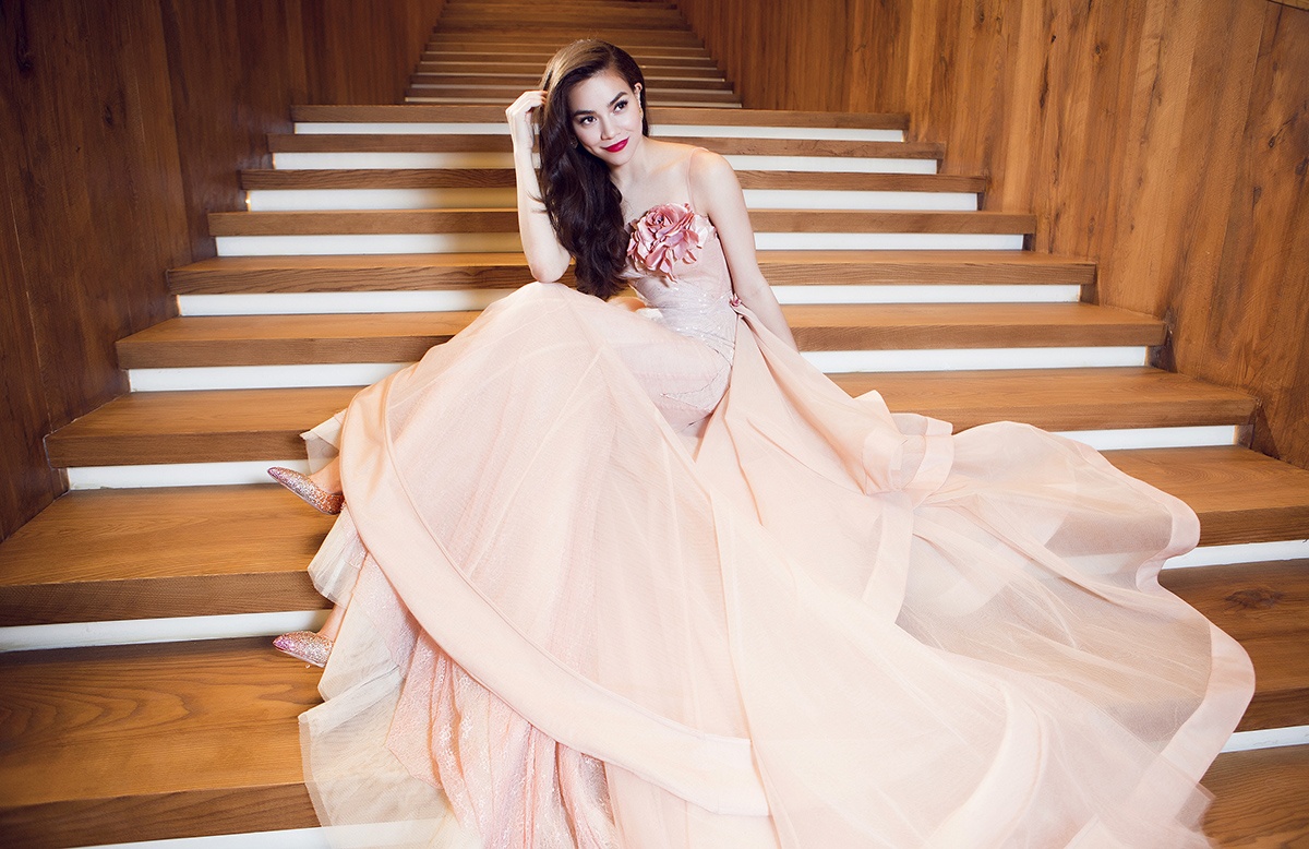 Ho Ngoc Ha thu hut voi phong cach ngot ngao hinh anh