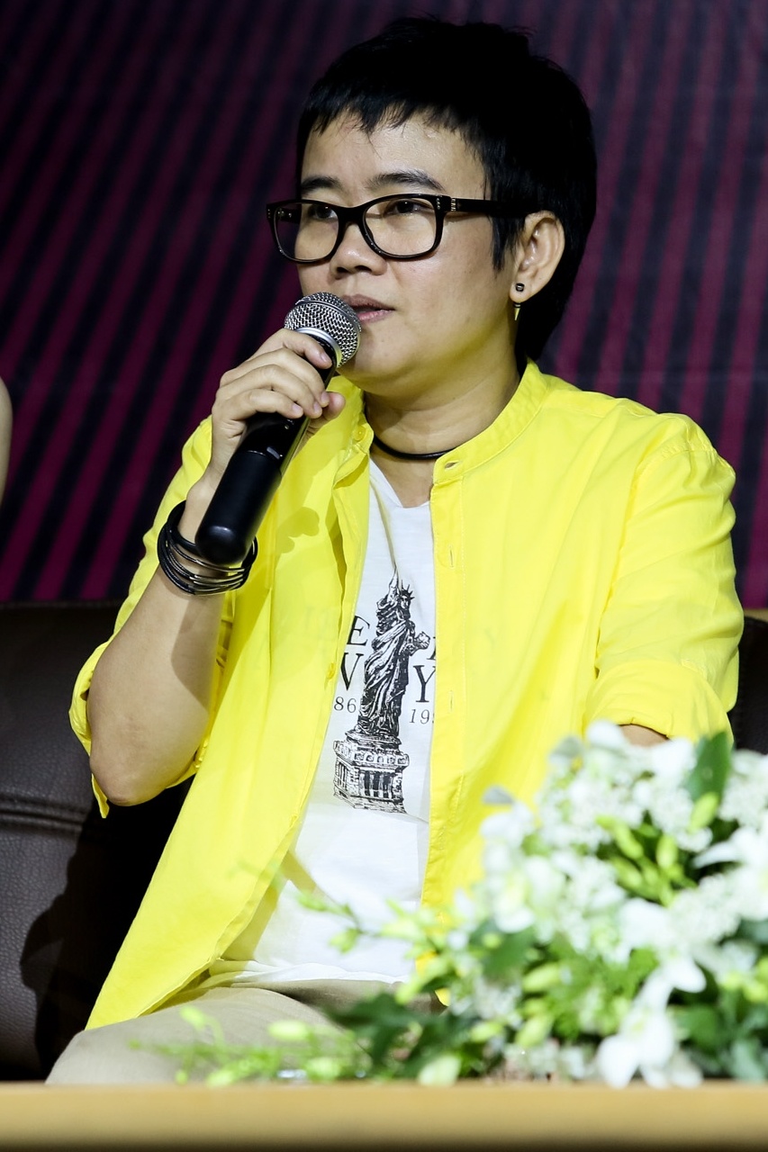 Nhạc sĩ Phương Uyên đảm nhận vai trò chỉ huy cho cả đêm diễn từ việc biên tập đến dàn dựng các tiết mục. Nữ nhạc sĩ này còn dí dỏm tiết lộ 