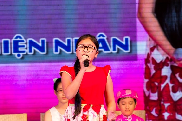 Thien Nhan hat 'Me yeu con' hinh anh