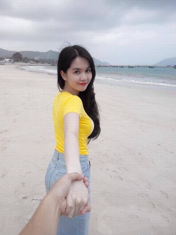 Tuy nhiên, chưa bao giờ có ai bắt gặp Ngọc Trinh đi cùng vị đại gia giấu mặt này