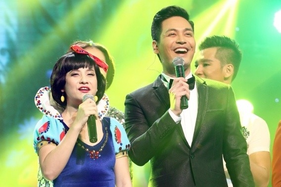 Nhung MC hau truong kem duyen cua showbiz Viet hinh anh