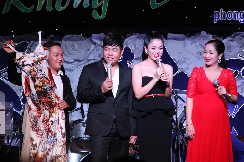 Sao Viet quyen gop 300 trieu cho nghe si ngheo hinh anh