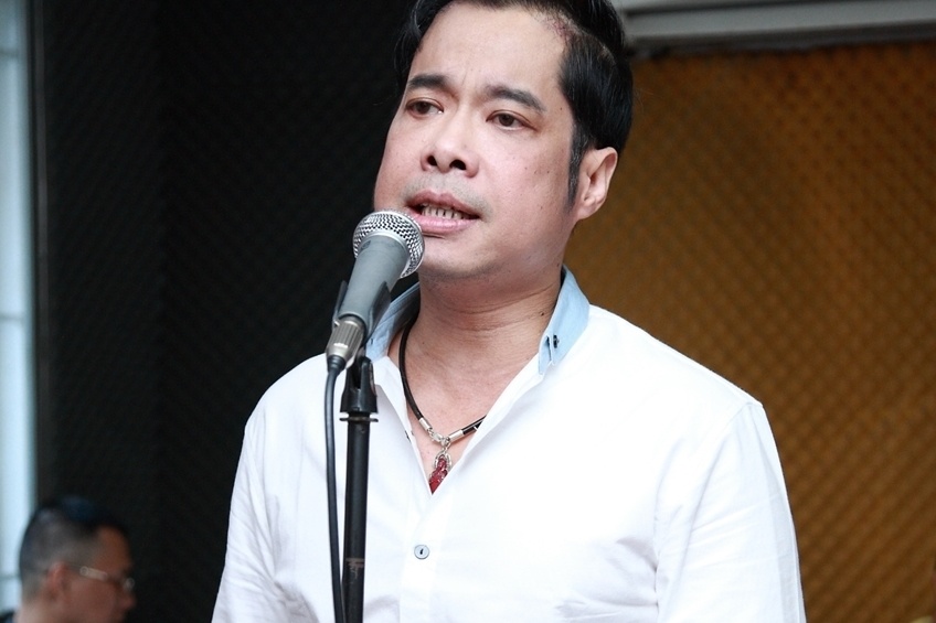 'Ong hoang nhac sen' Ngoc Son tai ngo khan gia hinh anh