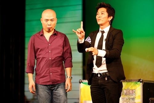 Huy Tuan ngo ngac vi... bi lua hinh anh