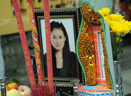 Nhung nu nghe si Viet xinh dep doan menh vi benh tat hinh anh