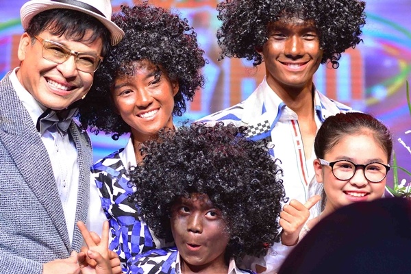 Dinh Huong tu lam xau khi doi toc gia, boi den da hinh anh