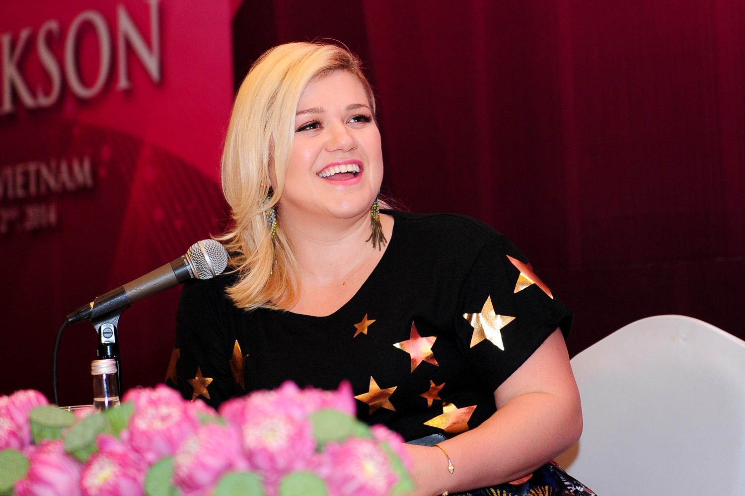 Kelly Clarkson: 'Neu chan dai se khoa than dao pho' hinh anh