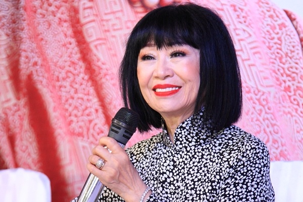 Bach Yen di bo 4km moi ngay o tuoi 72 hinh anh