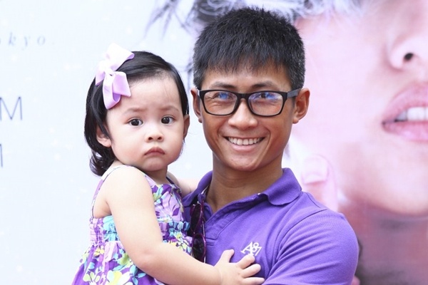 Thanh vien nhom MTV khoe con gai dang yeu nhu bup be hinh anh