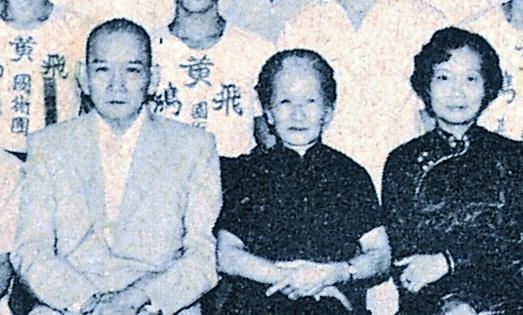 Mạc Quế Lan (giữa) đánh giá người con trai Hoàng Hán Di (trái) của trai Sầm thị là có ngoại hình giống Hoàng Phi Hồng nhất.