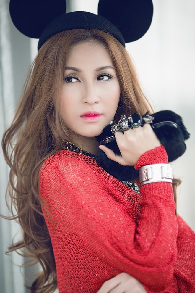 Khoảng 4 năm trước, cả showbiz Việt gần như bị khuynh đảo bởi ca khúc Teen vọng cổ của Vĩnh Thuyên Kim. Mặc dù bị xếp vào hạng mục 