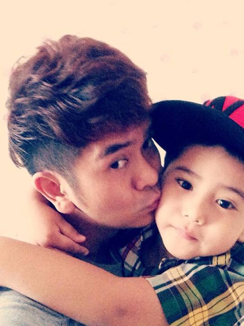 Thời gian gần đây, có những nguồn tin cho rằng cặp đôi đã đường ai nấy đi sau 6 năm chung sống. Tuy nhiên, Hùng Thuận không chia sẻ nhiều với báo chí mà vẫn úp mở về những rạn nứt trong hôn nhân. 