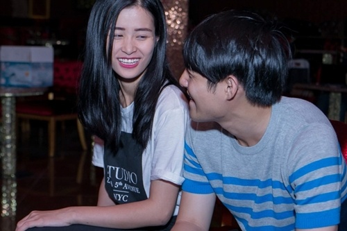 Dong Nhi lo guong mat hoc hac tren san tap hinh anh