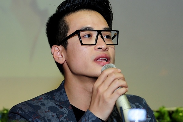 Ha Anh Tuan so bong toi, hay giat minh vao giua dem hinh anh