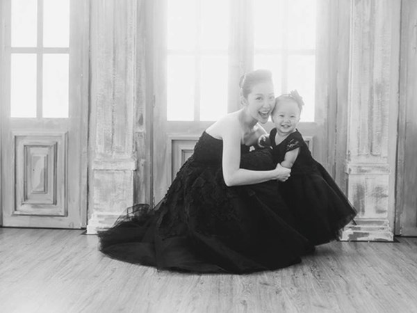 Hai năm sau khi cưới, Linh Nga sinh hạ bé gái đầu lòng. Cô công chúa nhỏ của Linh Nga có tên ở nhà là Luna.