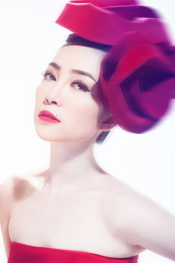 Hiện tại, Linh Nga vẫn tiếp tục hoạt động nghệ thuật