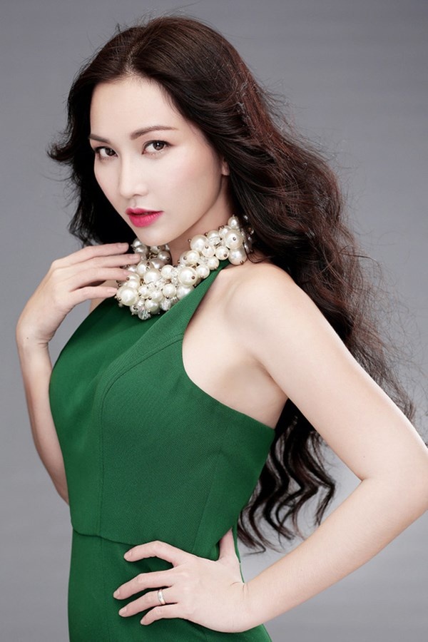 Nàng “Út Ráng” Kim Hiền từng có một cuộc hôn nhân đổ vỡ với DJ Phong. Sau khi ly hôn, người đẹp dành hết tình thương cho cậu con trai Sonic.