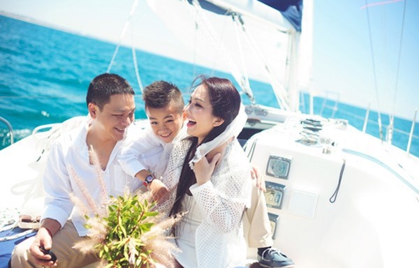 Gia đình hạnh phúc hiện tại của Kim Hiền.