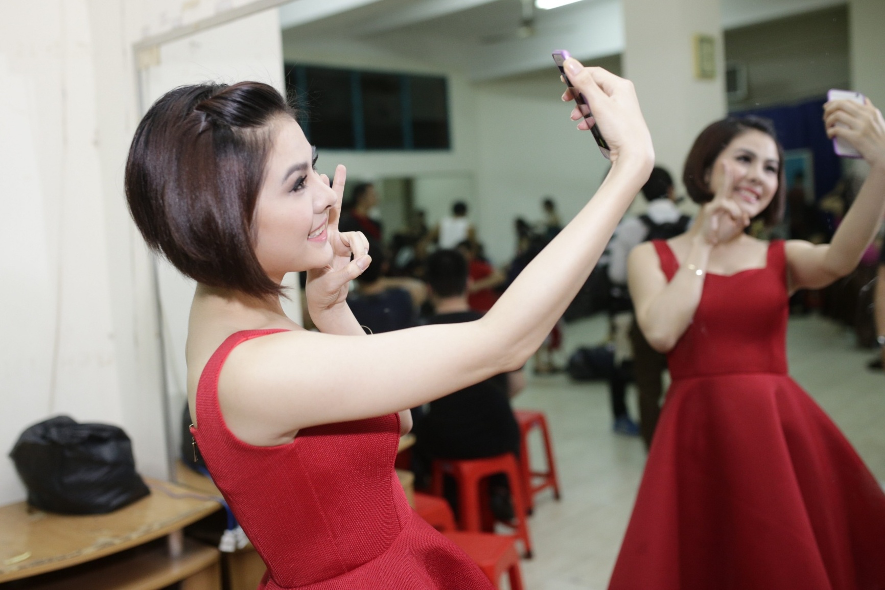 Van Trang tu suong dang yeu trong hau truong hinh anh